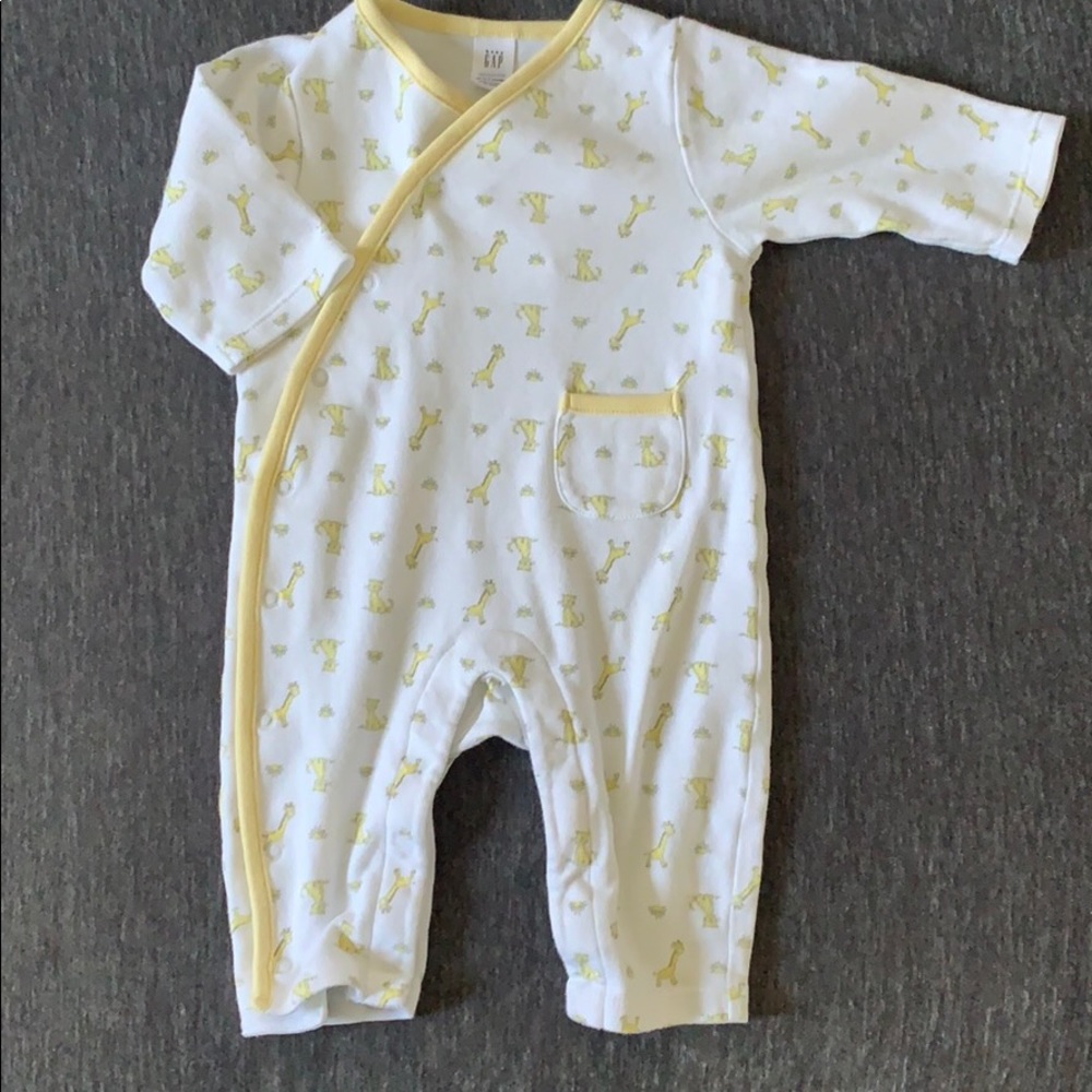 Baby gap five piece bundle - Picture 3 of 7